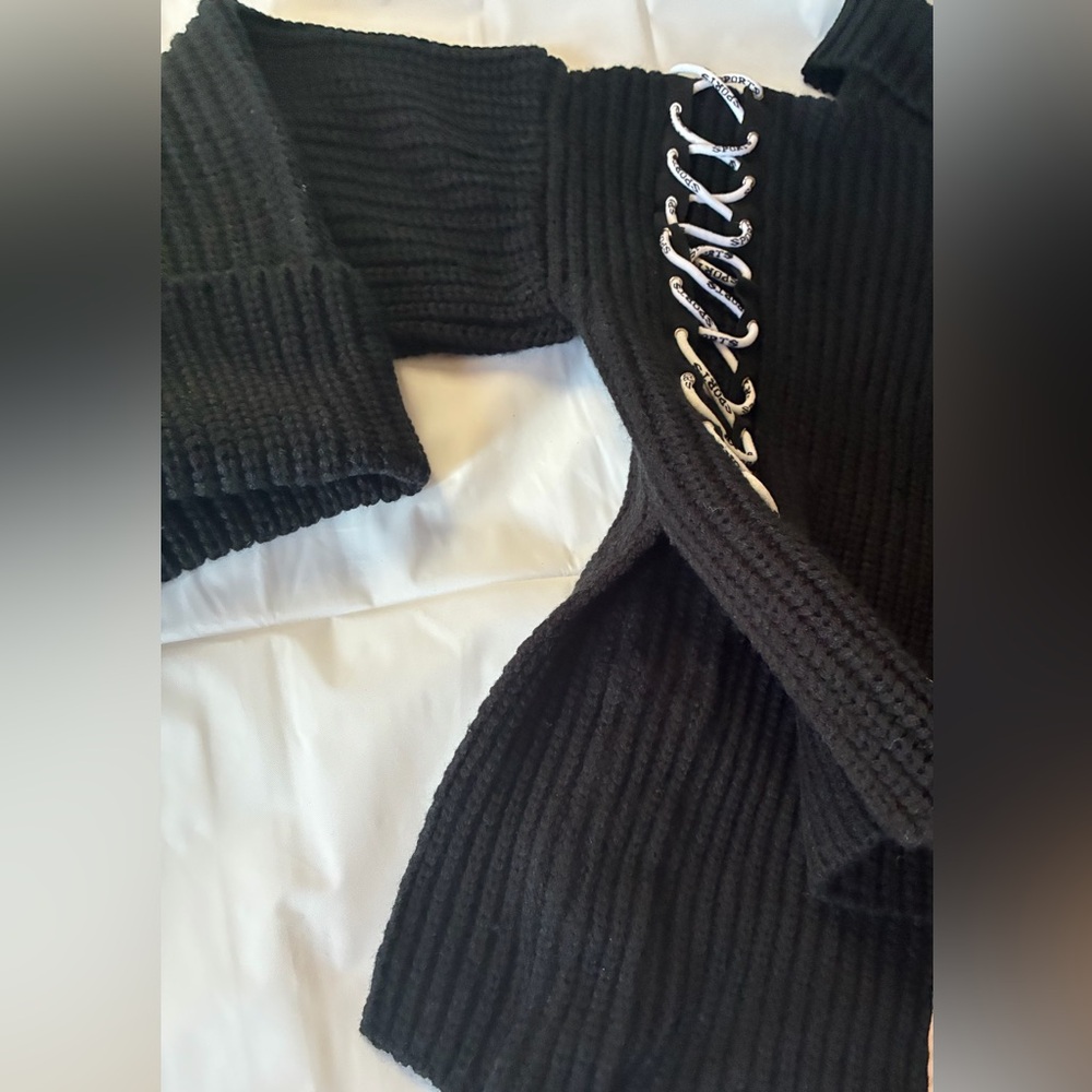 Sweater - Picture 8 of 10